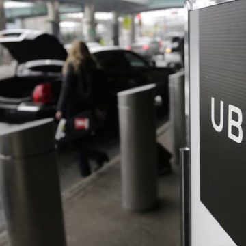 Jueza permite a conductores de Uber operar libremente en aeropuertos de México