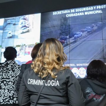 xz Estudiantes de UNIFRONT conocen operación del C2 Municipal en Tijuana