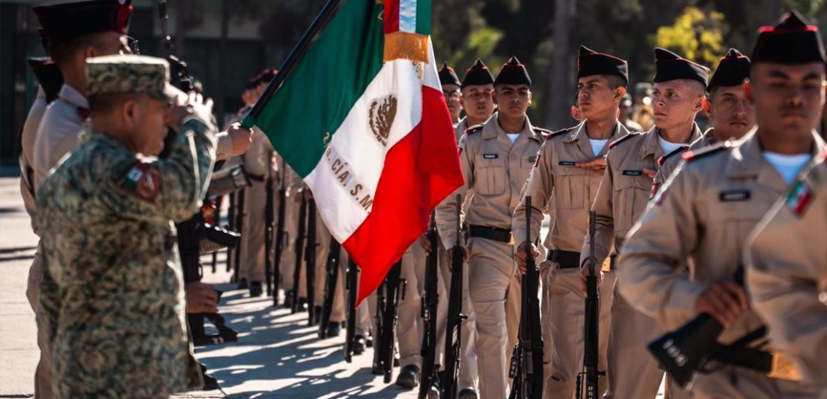 zxca Jóvenes de Tijuana rinden Protesta de Bandera como parte del Servicio Militar Nacional