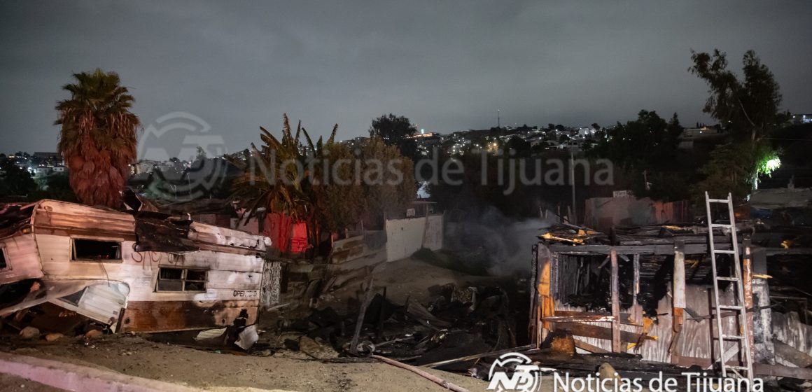 Incendio de casa de madera Cañón del Padre