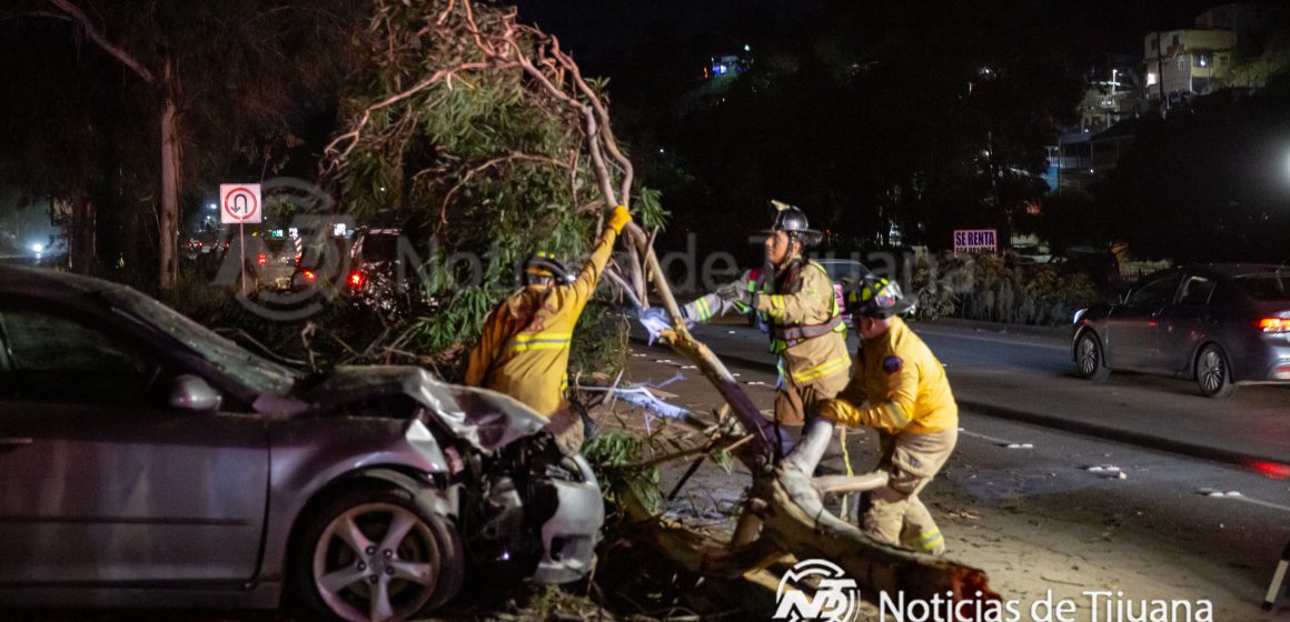 Fuerte accidente en el Libramiento Sur; responsables huyeron