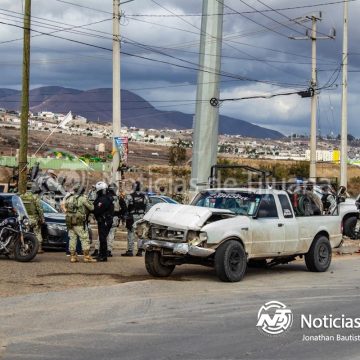 Patrulla de la Guardia Nacional provoca choque en bulevar 2000; cinco agentes lesionados