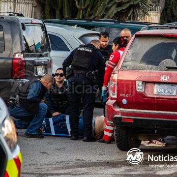 Vendedora de gorditas resulta gravemente herida tras ataque a balazos en “Puerta del Sol”