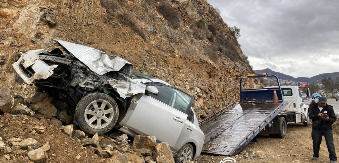 Choque por alcance en bulevar 2000 deja daños materiales y un detenido