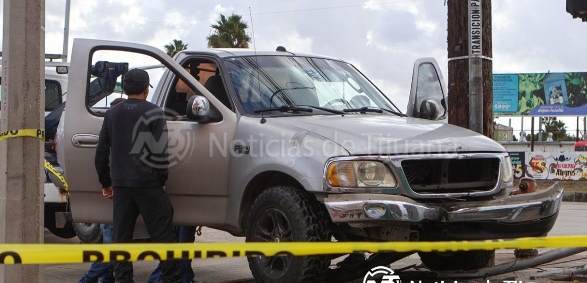 Hombre muere tras sufrir paro cardíaco cuando conducía en el bulevar Benítez