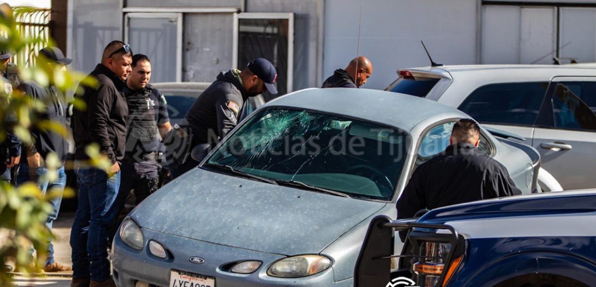 Hombre recibe balazo en el pie tras ser asaltado en Plaza Los Álamos