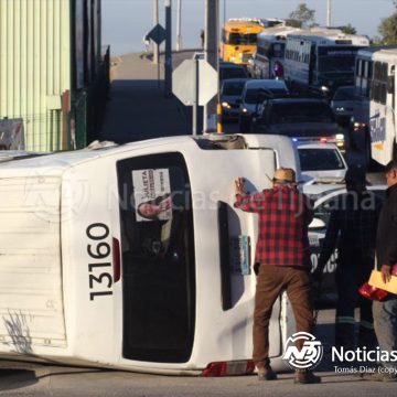 Choque entre camión de personal y taxi de ruta en Natura; no hubo lesionados