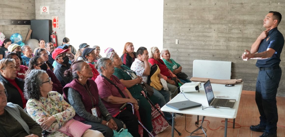 Capacita Bomberos Tijuana a comité vecinal “4to Poder” en primeros auxilios
