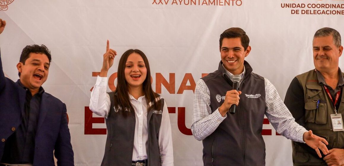 Román Cota acerca programas y servicios integrales a La Rumorosa