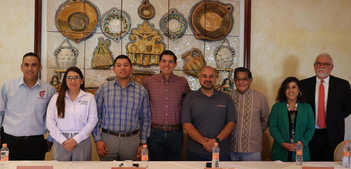 Román Cota presenta detalles de la Expo Universidad 2025 en Tecate