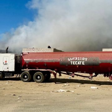 bcv Gobierno de Tecate coordina acciones ante incendio en el Centro de Transferencia del Paso del Águila