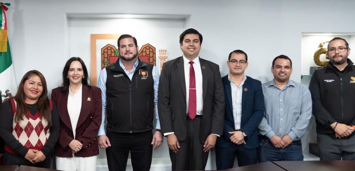 fsdf Toma protesta Ismael Burgueño a director del Instituto Municipal para la Juventud