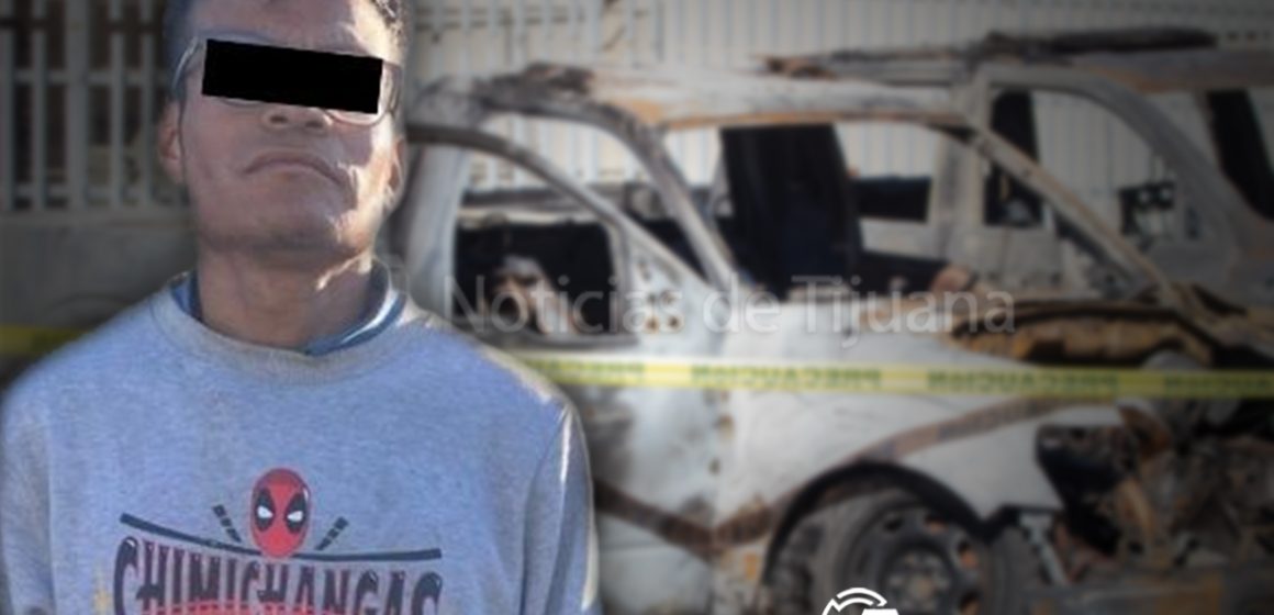 Hombre se refugia del frío en patrulla abandonada y provoca incendio de dos unidades