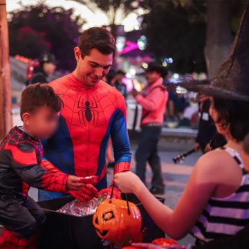 Tecatenses disfrutan la segunda noche del Festival “El Pan de la Catrina”