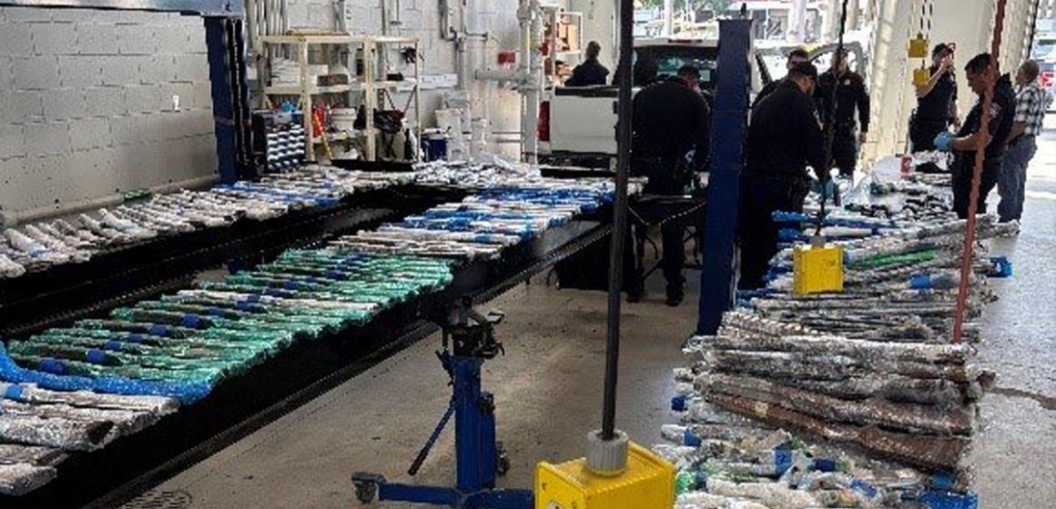 EU detiene a padre e hijo con más de 500 armas que pretendían cruzar hacia México