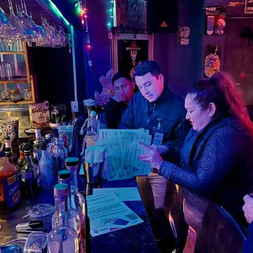 Realizan operativo de verificación en bares y restaurantes de Tecate