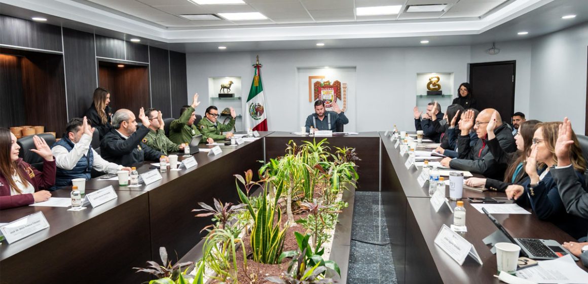 wer Preside Ismael Burgueño sesión extraordinaria del Consejo Municipal de Protección Civil