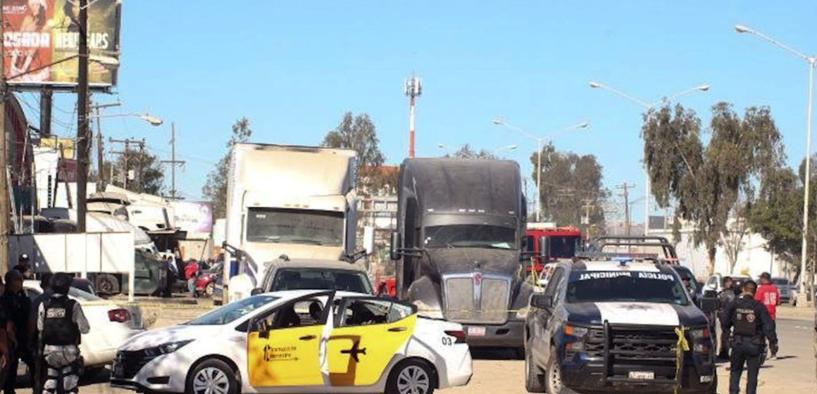 Ataque armado contra taxi deja un muerto y dos heridos