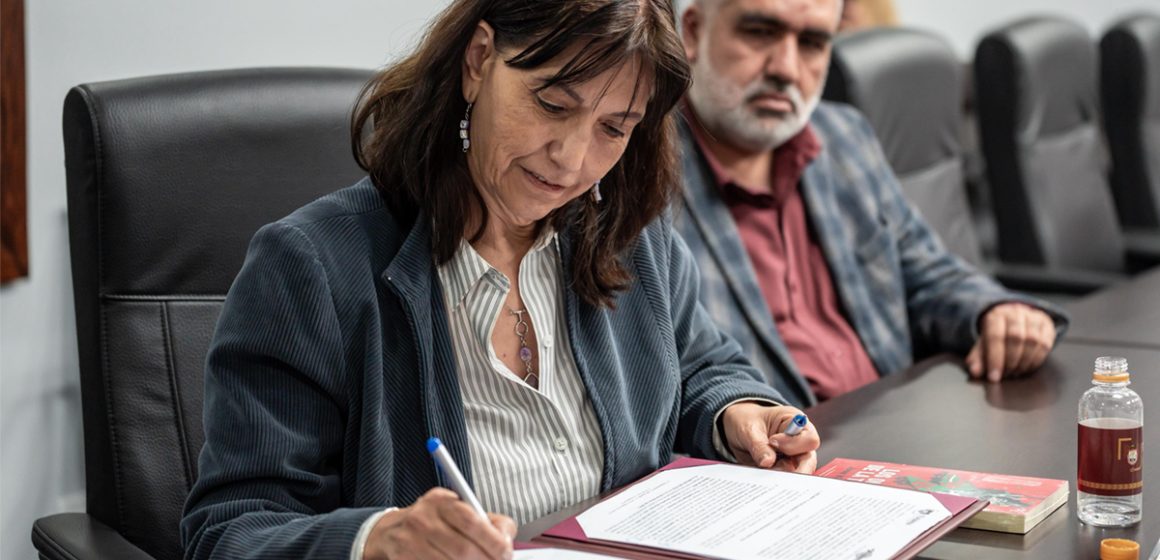 Firma Ismael Burgueño convenio de colaboración con el Colegio Nacional para fortalecer la cultura en Tijuana