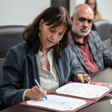 Firma Ismael Burgueño convenio de colaboración con el Colegio Nacional para fortalecer la cultura en Tijuana