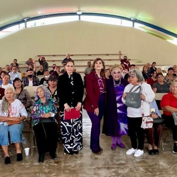 DIF BC y Beneficencia Pública entregan 117 auxiliares auditivos para mejorar la calidad de vida