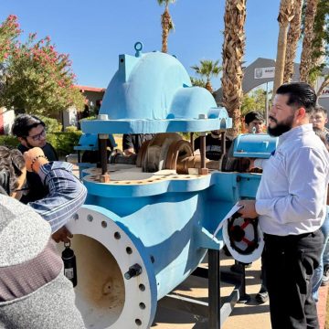 zxz Recorren estudiantes de ingeniería el Acueducto Río Colorado-Tijuana