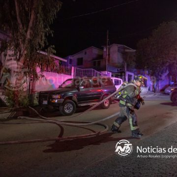 0O3A2894 Ataque con bombas molotov incendia cuarto de madera en Cañón de las Rosas