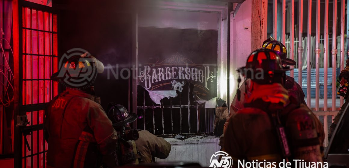 0O3A4450 Conato de incendio en BarberShop del Centro
