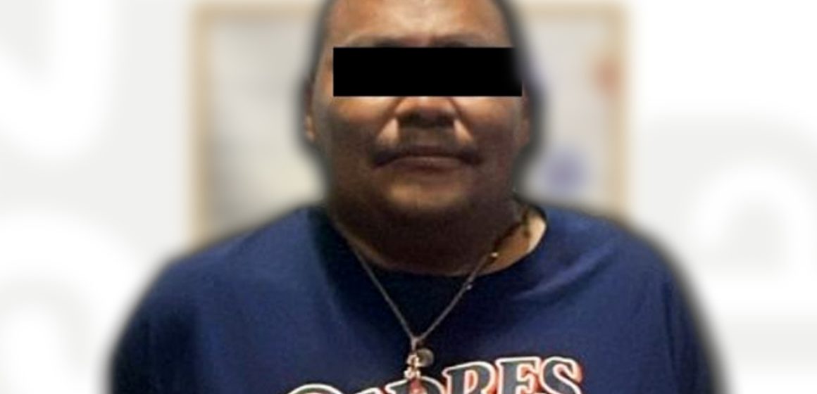 Detienen a hombre con droga y lo investigan por abandono de persona fallecida