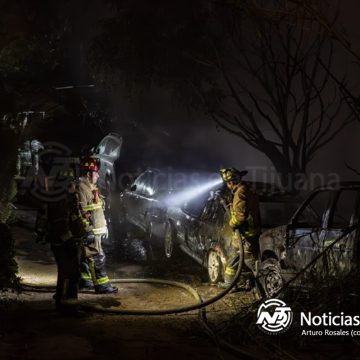 1 Incendio consume vivienda y vehículos en la colonia Grantenochtitlan