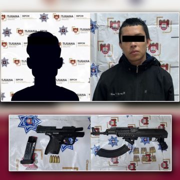 Detienen a dos por agresión armada y aseguran dos armas