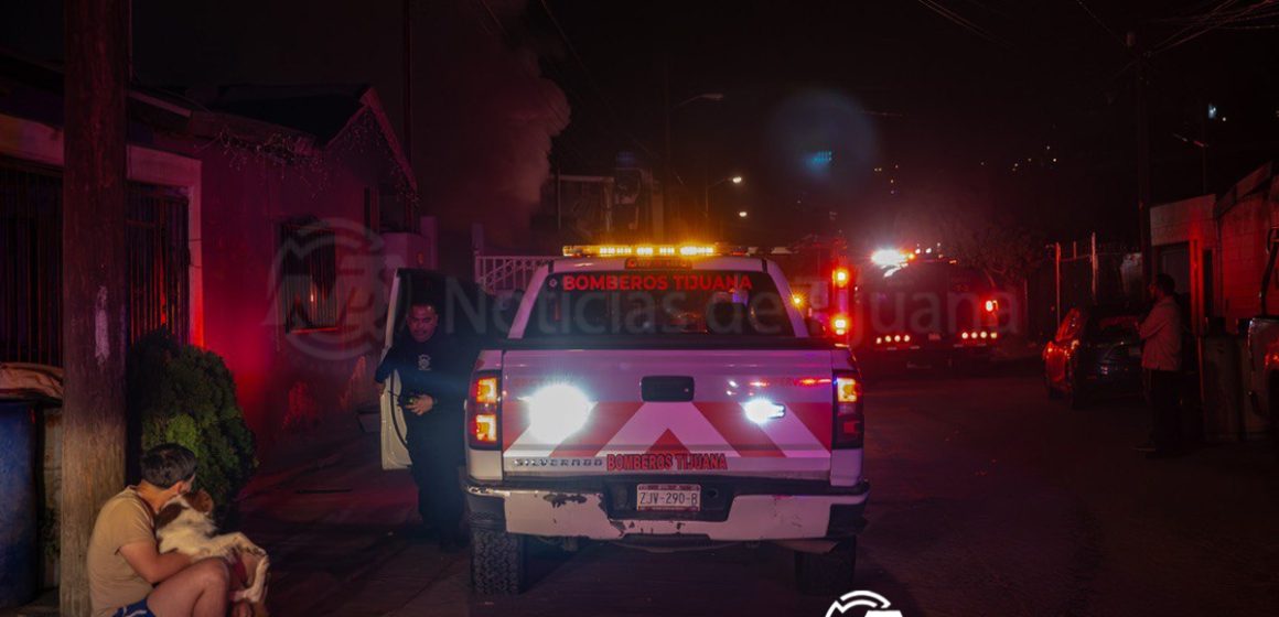 Incendio consume vivienda en la colonia Guadalupe Victoria