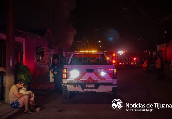 Incendio consume vivienda en la colonia Guadalupe Victoria