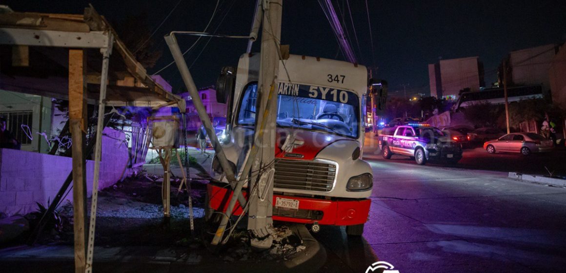 1 Camión de Altisa se queda sin frenos en Lomas de San Martín