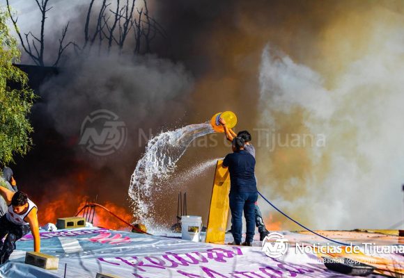 Voraz incendio arrasa con viviendas en Camino Verde; siete casas afectadas