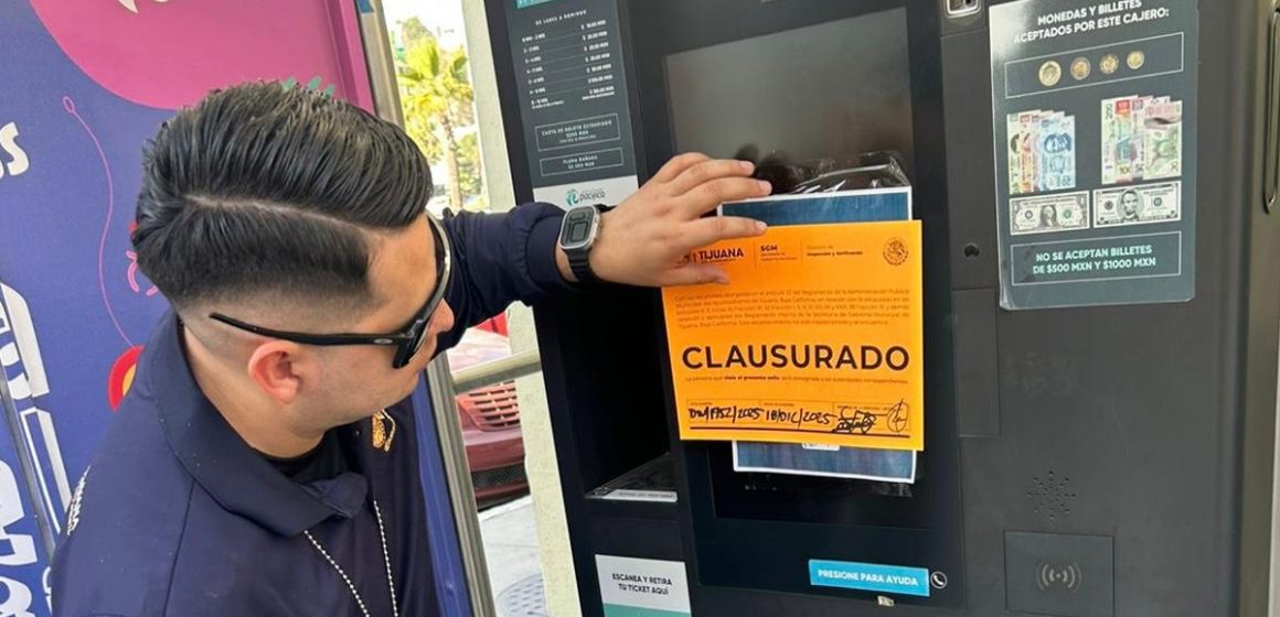 2 Clausuran estacionamientos de plazas comerciales por incumplir normatividad