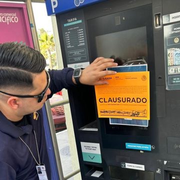 Clausuran estacionamientos de plazas comerciales por incumplir normatividad