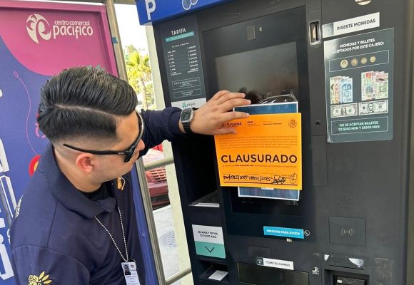 Clausuran estacionamientos de plazas comerciales por incumplir normatividad