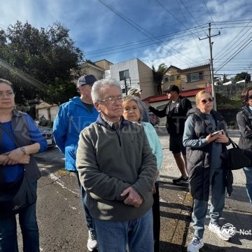 2 Más de 52 horas sin luz desesperan a vecinos de Chapultepec Novena Sección