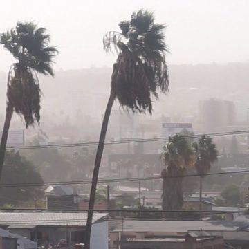 Emiten recomendaciones por fuertes vientos en Tecate