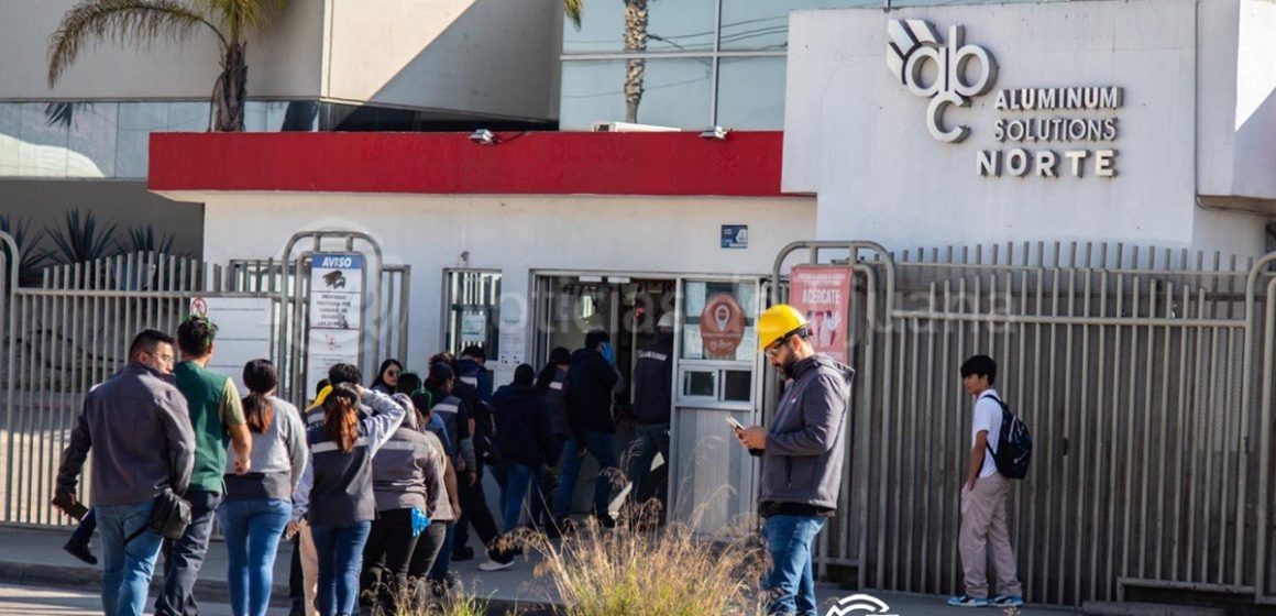 Evacuan fábrica en El Florido por fuga de gas en pipa