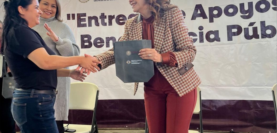 5 DIF Baja California y Beneficencia Pública entregan 189 auxiliares auditivos