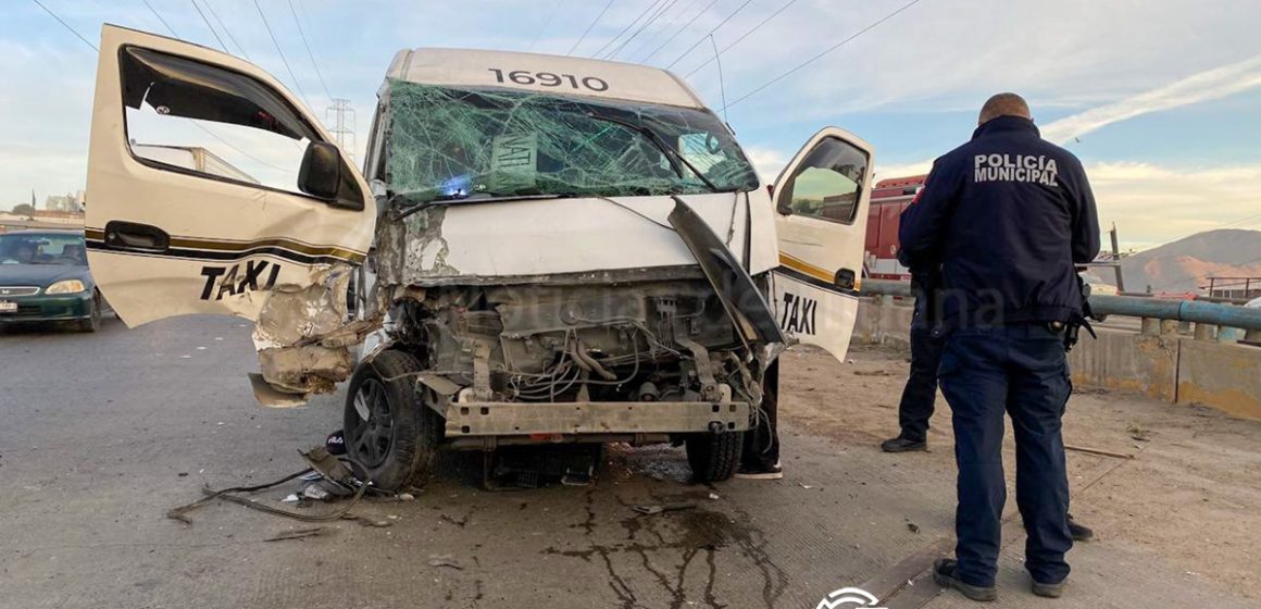 Accidente de transporte público en bulevar 2000 deja múltiples lesionados