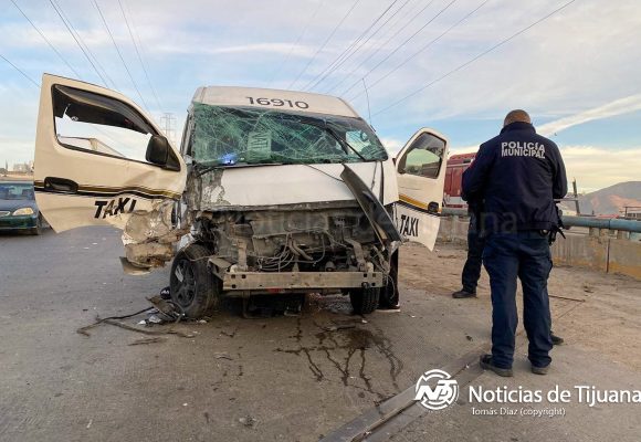 Accidente de transporte público en bulevar 2000 deja múltiples lesionados