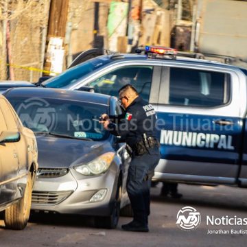 5 Ataque armado deja a hombre gravemente herido dentro de su vehículo en “Granjas Familiares”