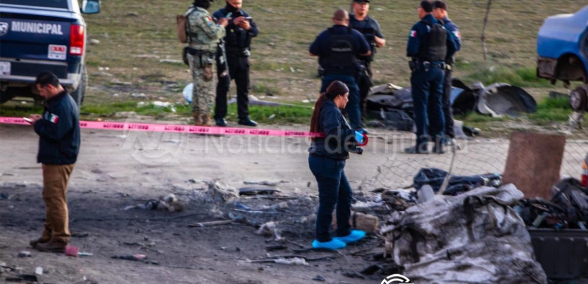 Balean a dos hombres y queman vehículo en Yonke “La Tuza”