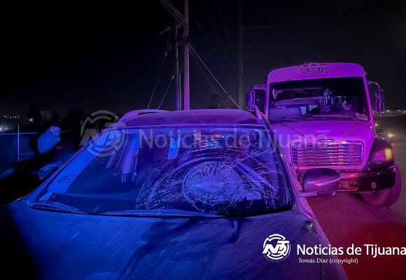 Indigente es atropellado y provoca choque múltiple en el bulevar 2000