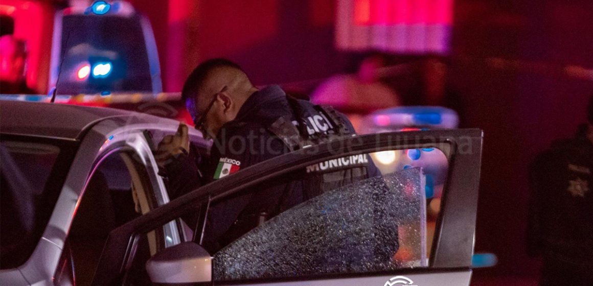 Ataque armado deja a conductor en estado crítico dentro de su vehículo en Río Vista