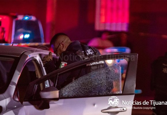 Ataque armado deja a conductor en estado crítico dentro de su vehículo en Río Vista