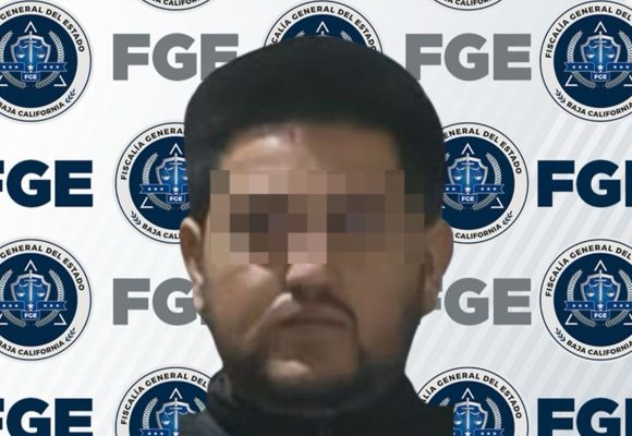 Sujeto acusado de robar un taxi con violencia seguirá en prisión preventiva